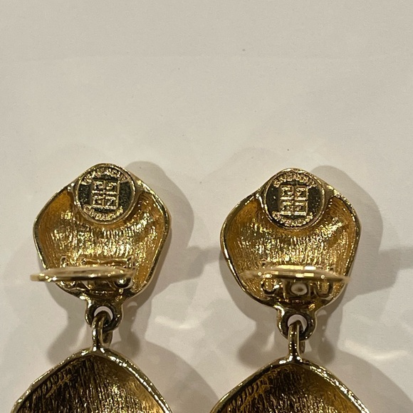Givenchy gold clip on earrings - Picture 3 of 4